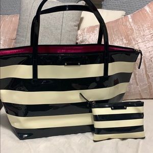 Cream and Black Kate Spade Zip Tote w/coin purse!